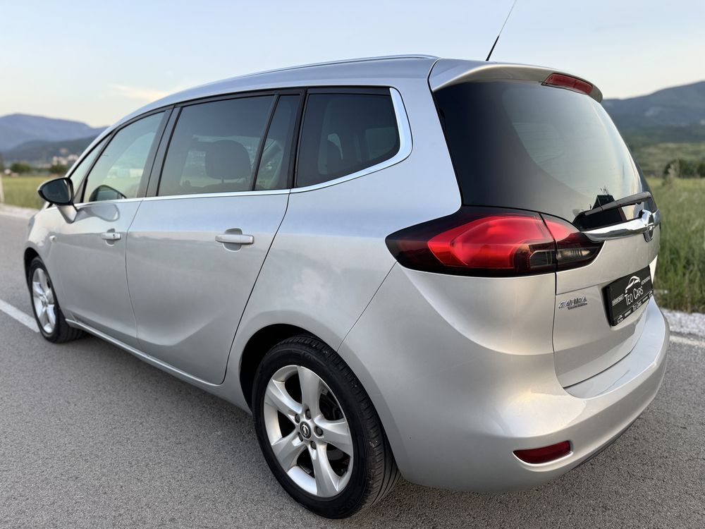 Opel Zafira Tourer 130к.с 2012г. 6+1