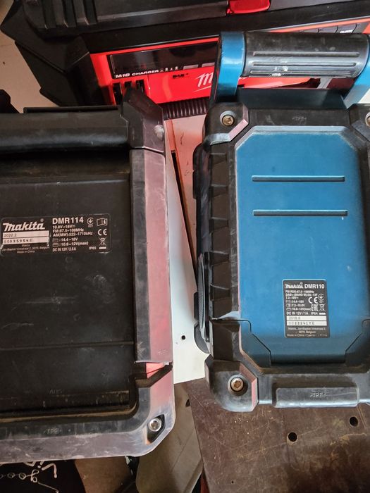 Vând boxe santier Milwaukee, makita, dewalt