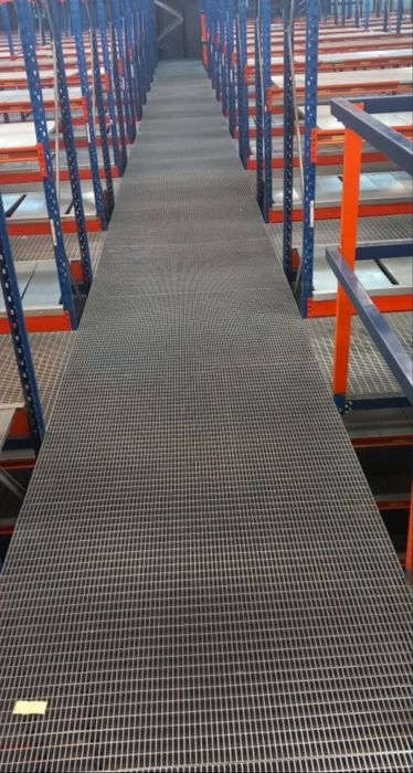 Rafturi metalice 9467×4677