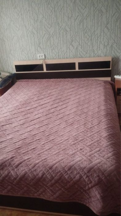 Продам кровать вместе с тумбочками