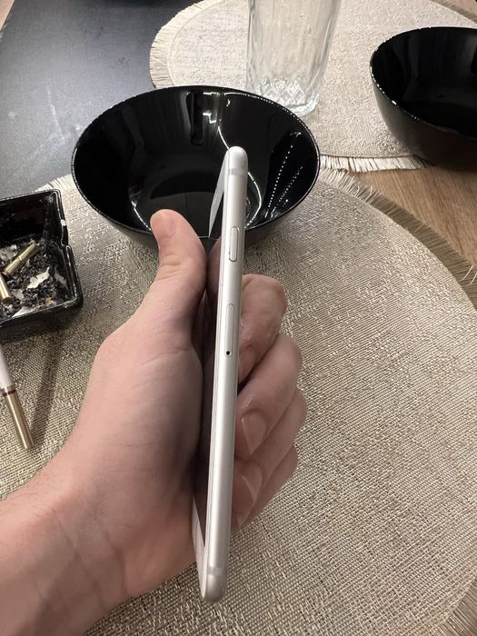 Vand iphone 6s Silvar impecabil