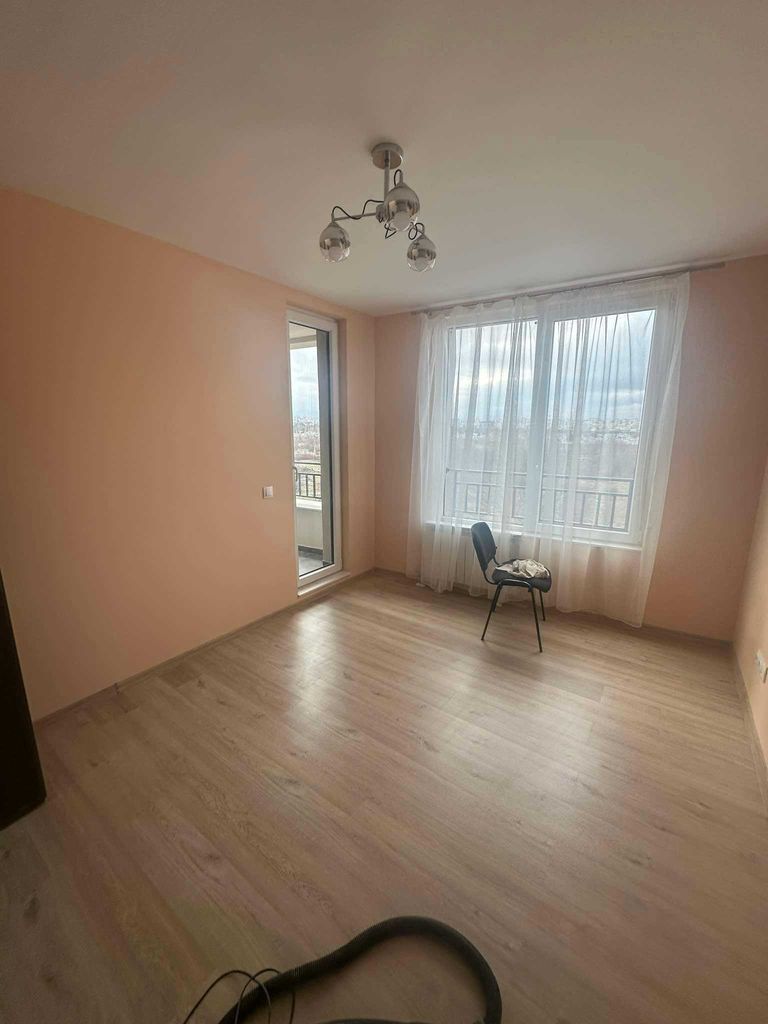 Дава се под наем Тристаен апартамент в София, Връбница 1 - 90 кв.м за 765 € - Снимка #8