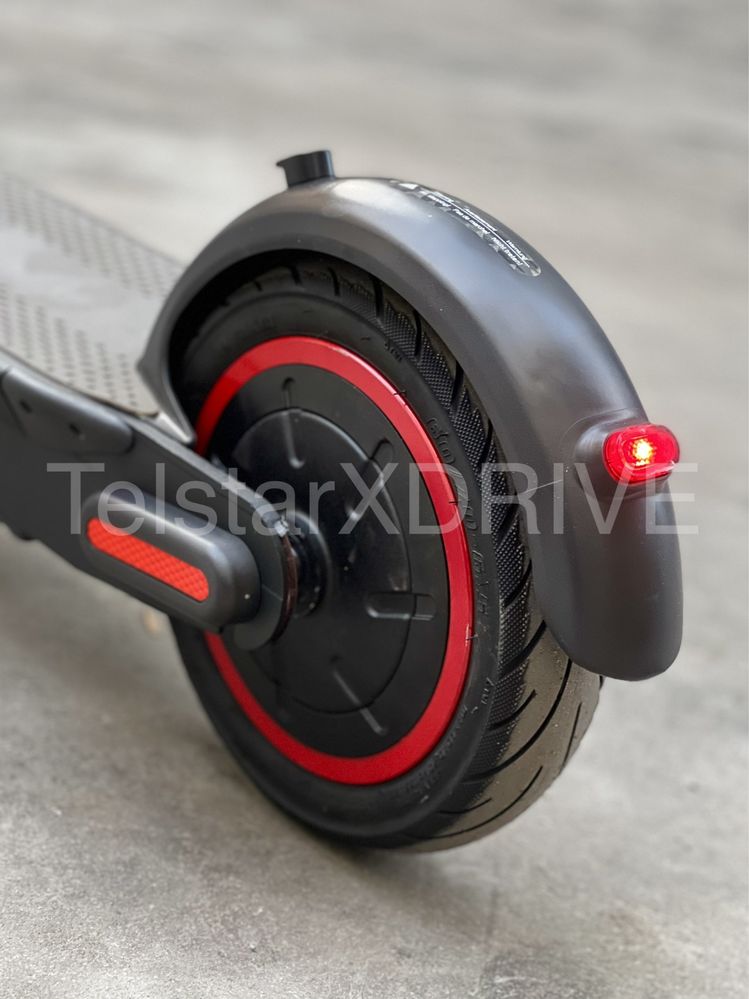 Електрическа тротинетка TELSTAR MAX G30 800W с 10``ANTIPUNCTURE 2025