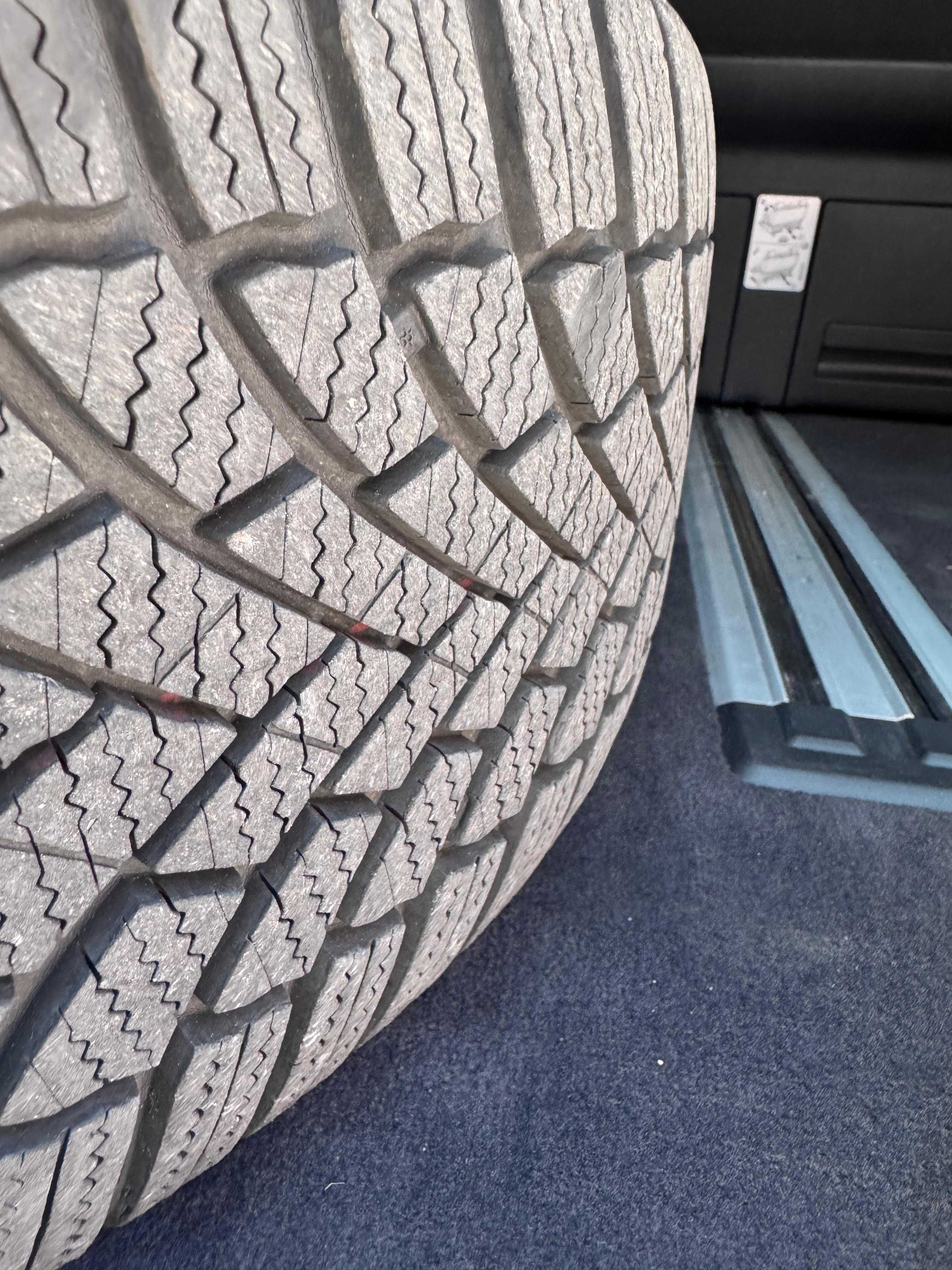 Vand roti complete iarna 17" VW T5-T6
