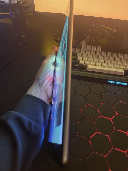 Ipad 8 xolati ideal 32gb 92+ yomkisti studentla uchun zor tanlov zor