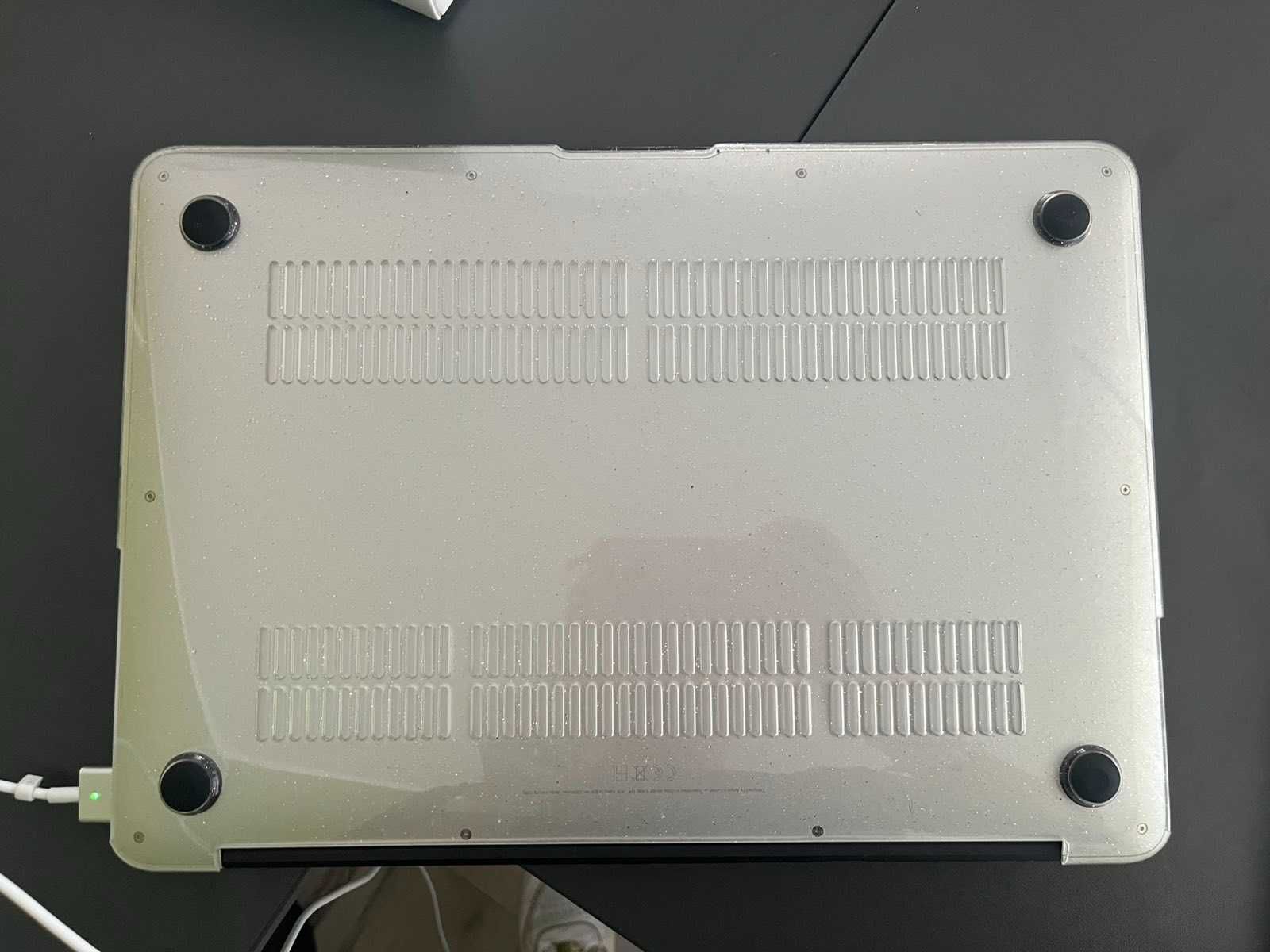 MacBook Air (13-inch, 2017)