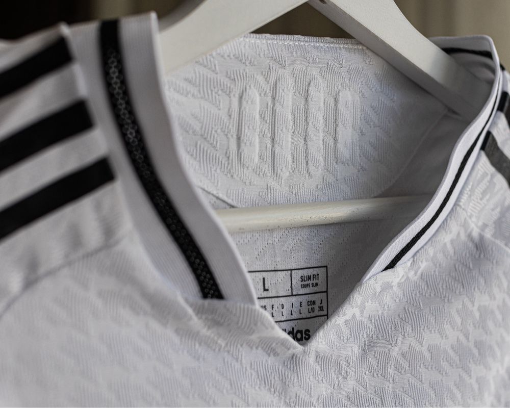 Tricou Oficial Real Madrid 2024/2025 – Kylian Mbappé (Players Version)