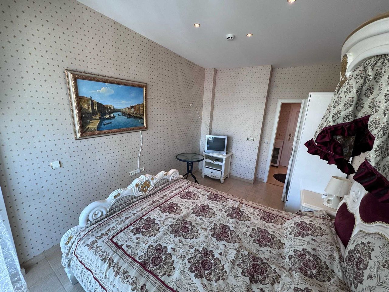 Продава се Едностаен апартамент в к.к. Елените - 31 кв.м за 1288 €/кв.м - Снимка #3