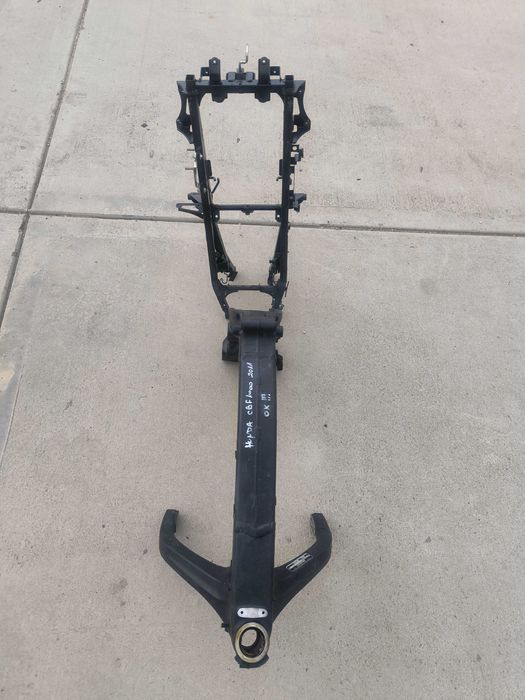 HONDA CBF 1000 2011 година, рамка с документи