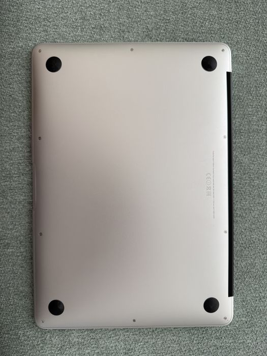 Macbook Air 13 (early 2015)