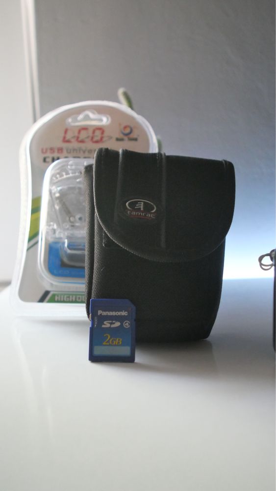 Canon PowerShot A800 Digital Camera - Silver (10MP, 3.3x Optical Zoom)