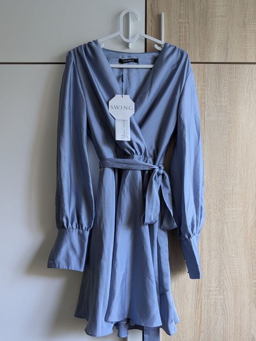 Сатенена рокля Swing