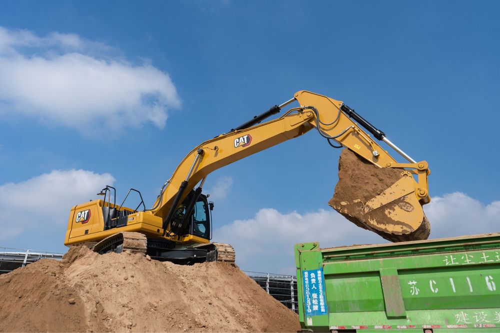 Гусеничный экскаватор CAT 333 ковш 2.0 м3