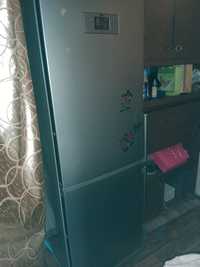 Холодильник  LG.