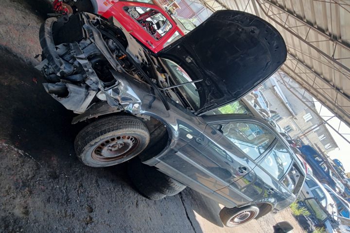 Vas lichid parbriz 3B0955 453T Volkswagen VW Passat B5