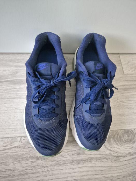 Nike air max invigor