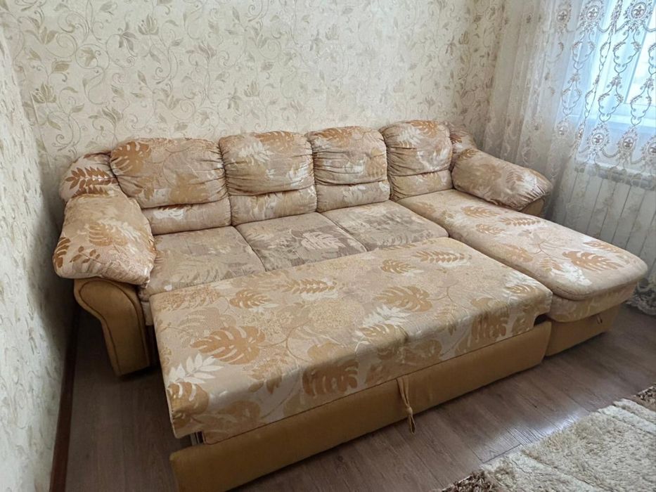 Диван в хорошем состоянии