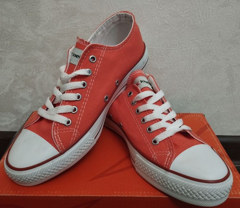 Новые женские кроссовки.Производство Турция.От бренда Kenetix