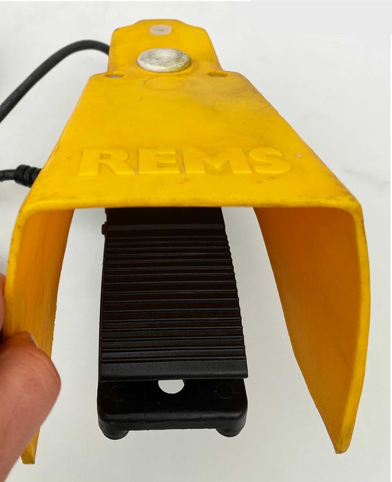 REMS Cento Basic - Машина за рязане на тръби / електрически тръборез