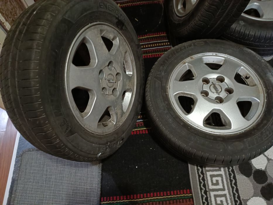 Гуми и джанти Опел