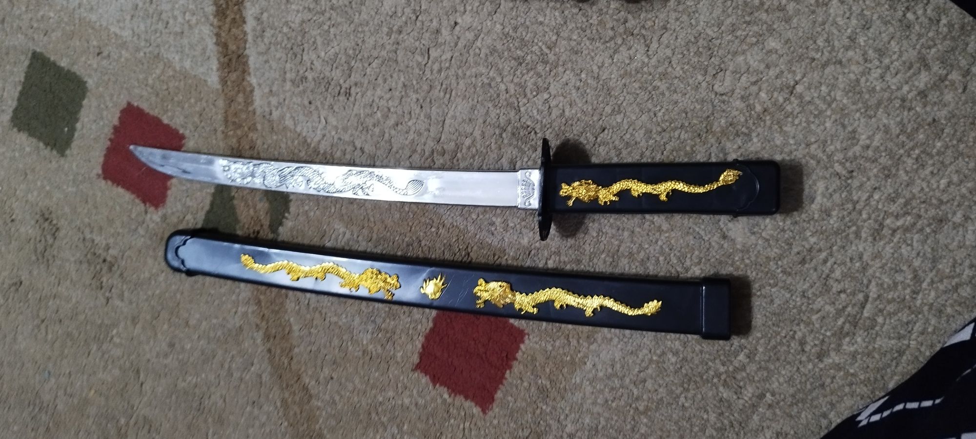 Продам катану игрушечную