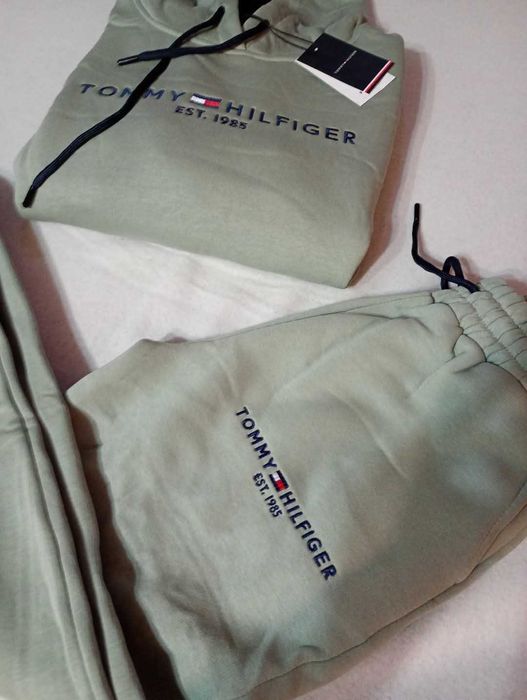 Дамски екипи два цвята