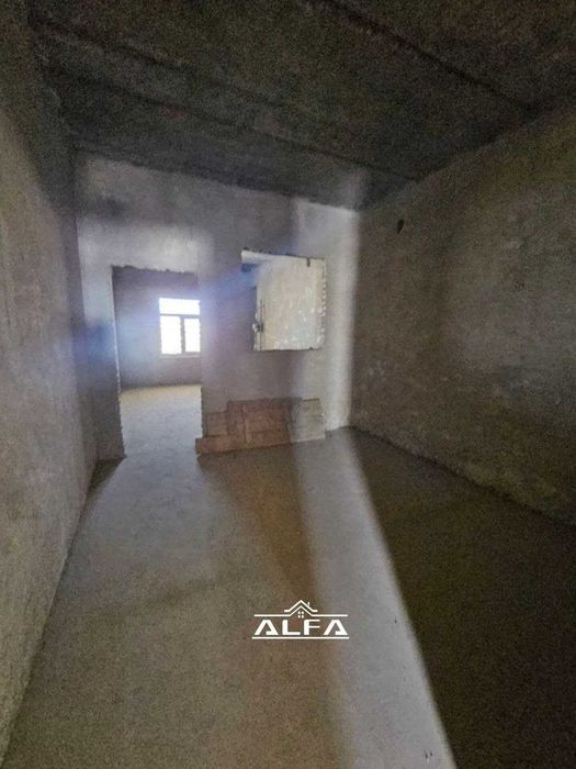 Buxoroda kvartira sotiladi 2 xonali 70m² 3-qavat.