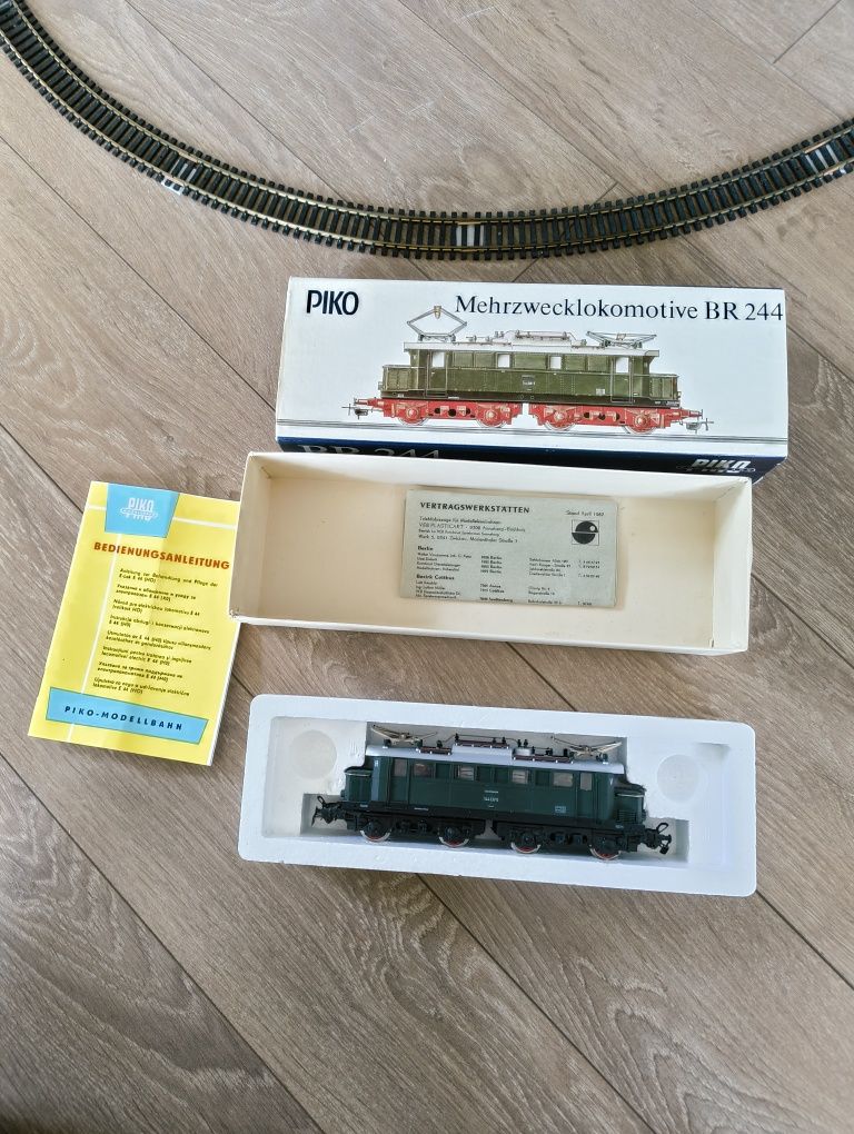 Влакче PIKO Mehrzwecklokomotive BR 244, локомотив H0