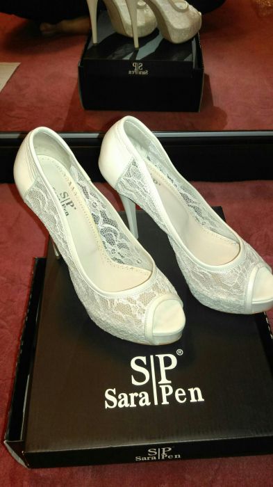 Продавам обувки Sara Pen