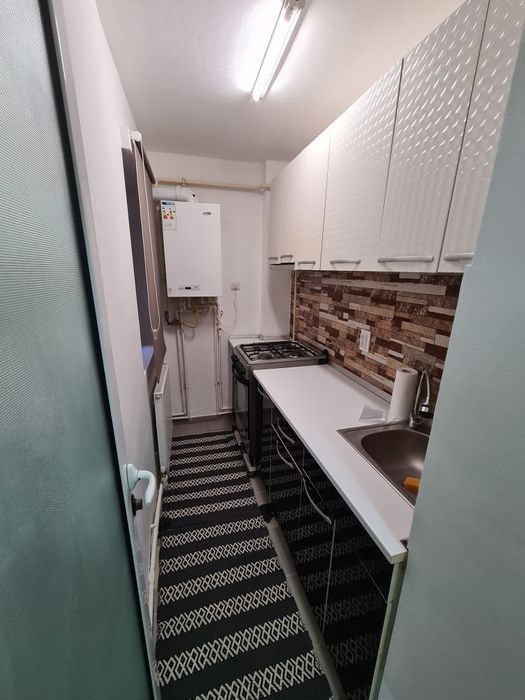 Inchiriez apartament cu 1 camera, zona centrala