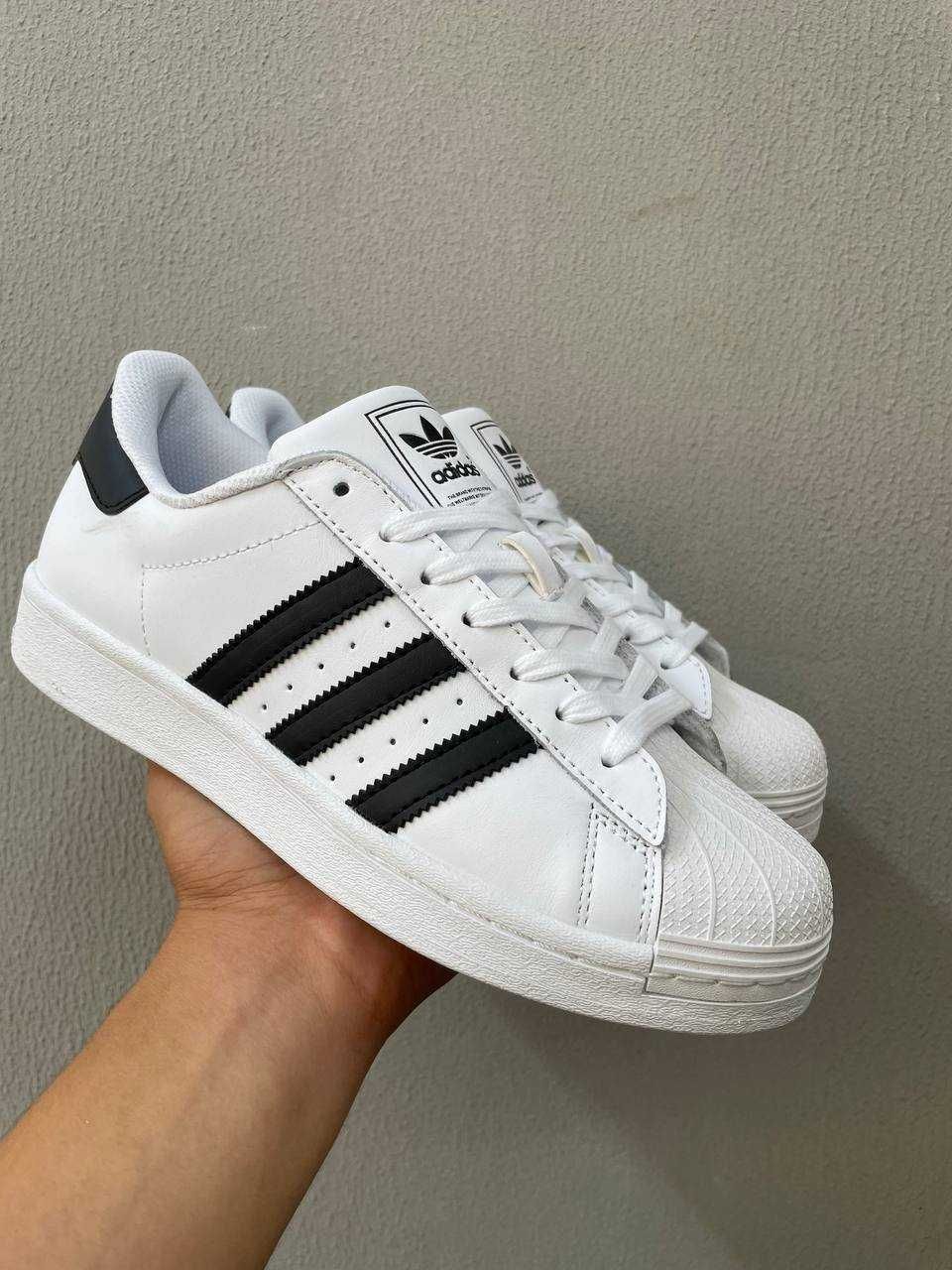 Adidas Superstar 8890