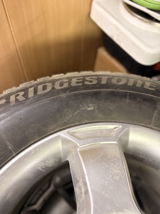 Продам шины и титанку