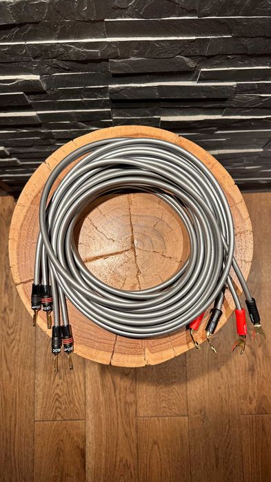 Cablu boxe QED XT40i – 2x4 metri + Conectori QED Airloc