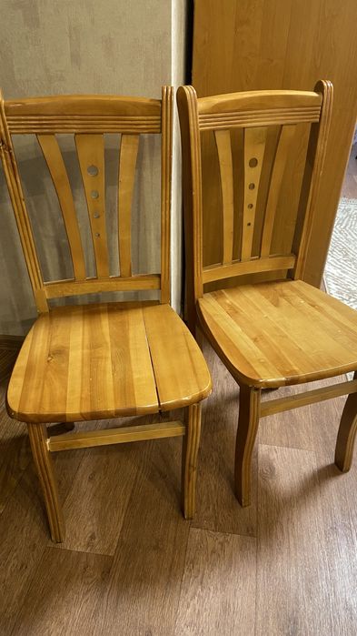 Стул 2 штуки отдам.