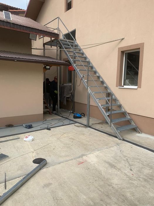 Scara metalica zincata exterioara pt  casa , beci și incendiu ISU