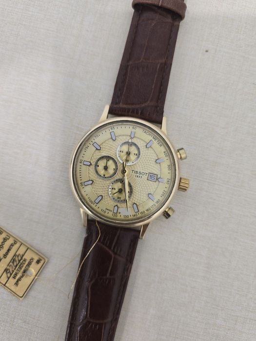Продам золотые часы Tissot, немного ношенные, но в идеальном состоянии