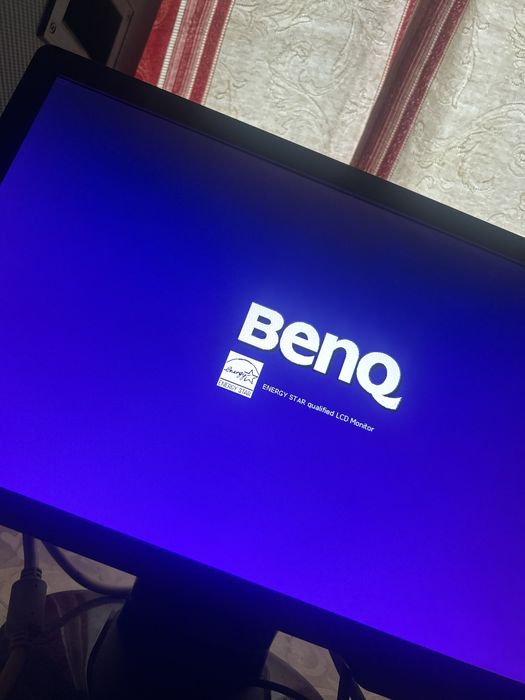 monitor functional l am gasit si inca merge foarte bine