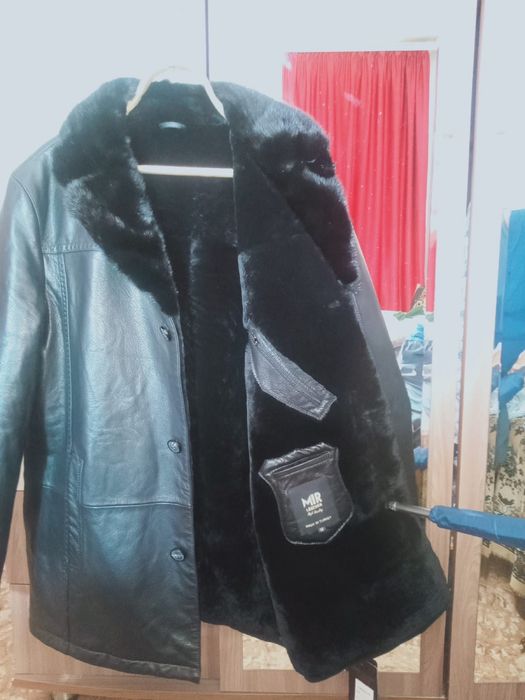 Продам шапку норковую ушанку,кепку норковую и кожанную дубленку