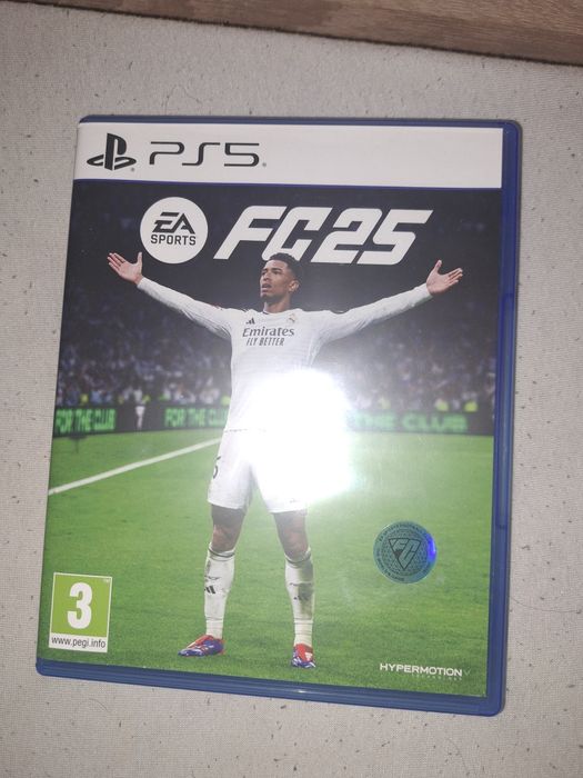 PS5+2 джойстика и 5 игри