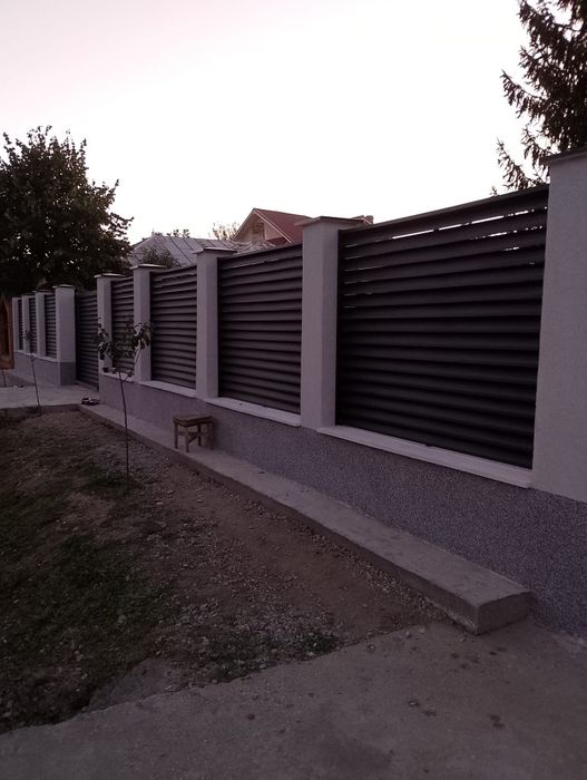 Garduri din sipca metalica, panou tip jaluzele, tabla, plasa si BCA