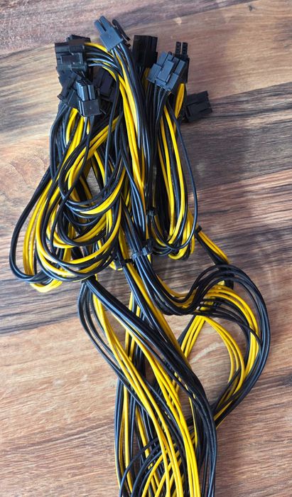 Захранване: T.F.SKYWINDINTL 2000W ATX