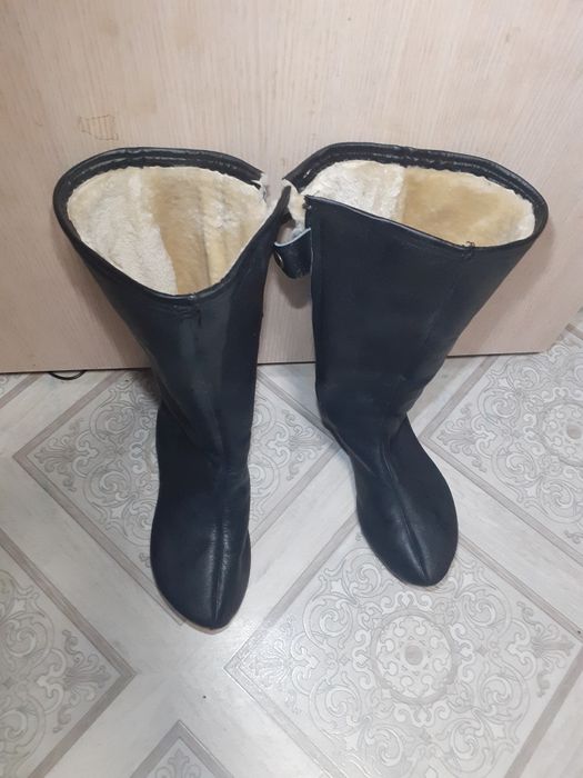 Продам для бабушек сапоги мясi новые 41 размер