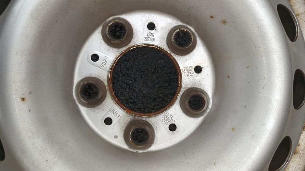 Vand Set 4 jenti cu anvelope de iarnă pt. auto Mini cooper