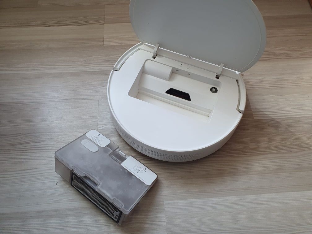 Aspirator_Robot Xiaomi MI Vacuum-mop Essential lipsă încărcător