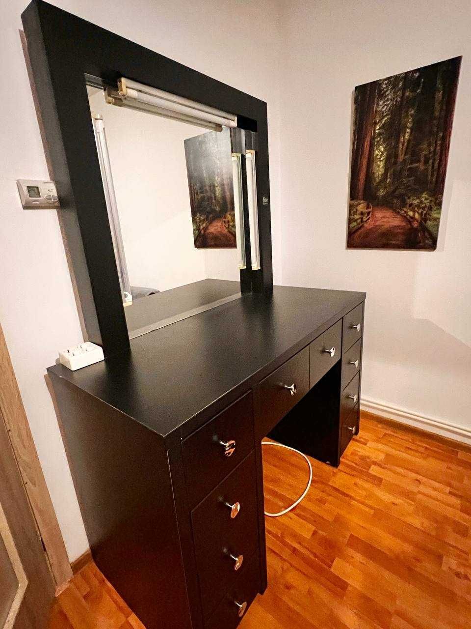 Masă de machiaj / coafor, LED, priză si Scaun inclus