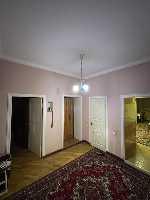 Просторная 4-комнатная квартира с огородом и подвалом