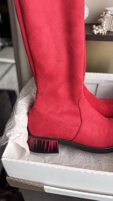 Червени атрактивни чизми 39 номер