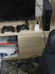 Vand Xbox 360 cu 2 manete plus jocuri