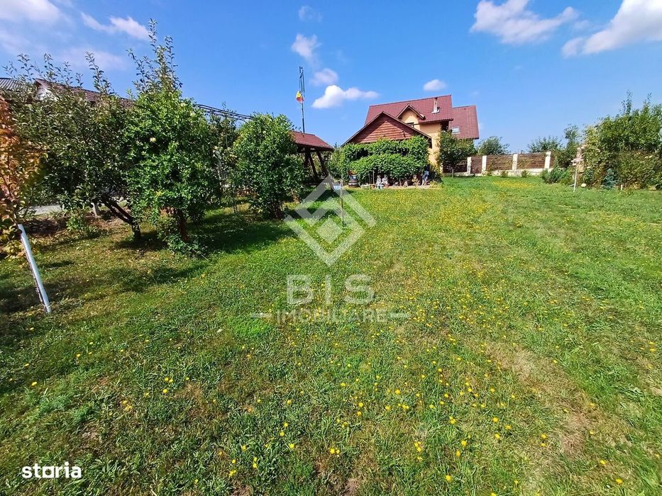 Teren intravilan 983 mp + cabană, curent trifazic,  Zonă linistită