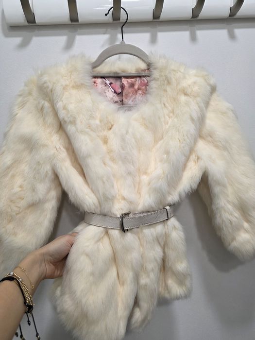 Blana naturala usoara si calduroasa cambrata